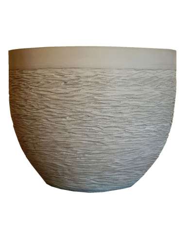 Lisa cup in carved grey natural clay